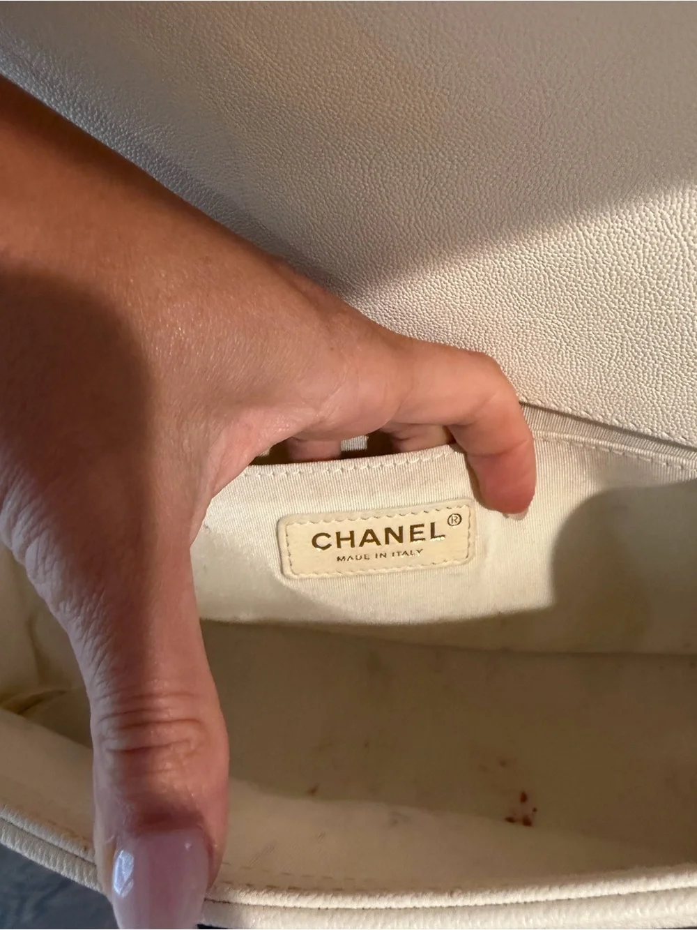 CHANEL Cream Quilted Leather Shoulder Bag with Gold Hardware